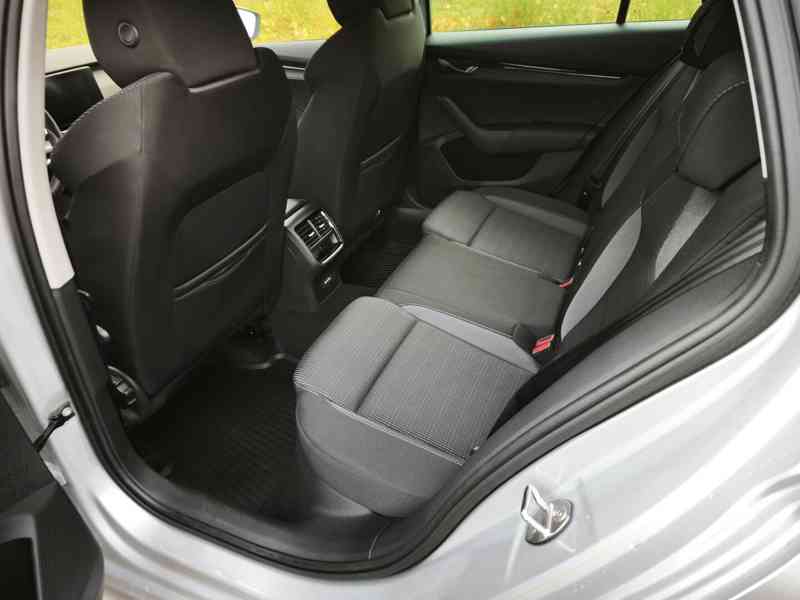 Škoda Octavia Combi, 2.0 TDI 4x4 TDI DSG Fresh ČR DPH tažné - foto 24