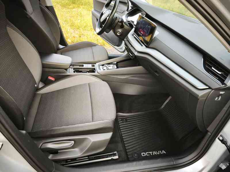 Škoda Octavia Combi, 2.0 TDI 4x4 TDI DSG Fresh ČR DPH tažné - foto 22