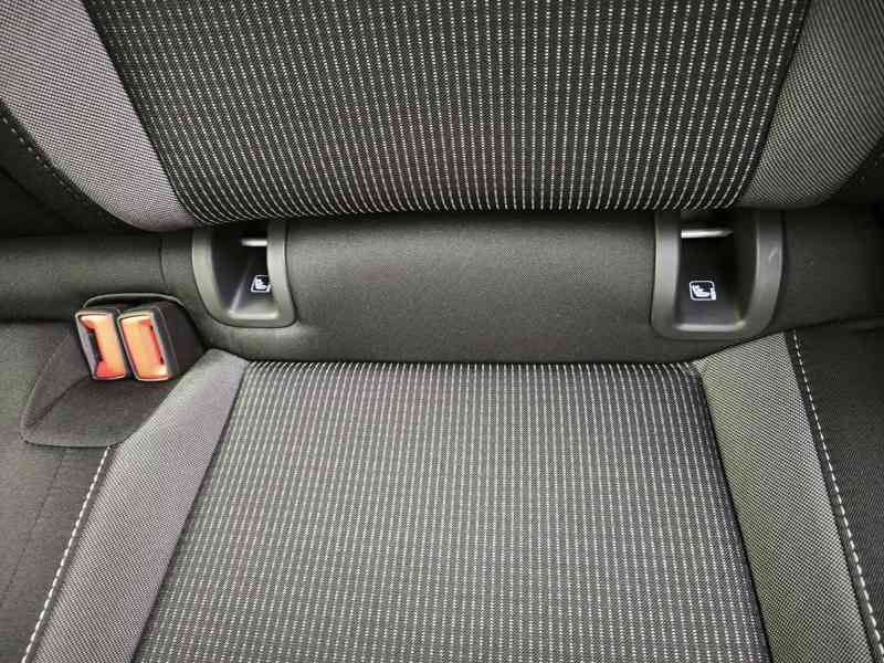 Škoda Octavia Combi, 2.0 TDI 4x4 TDI DSG Fresh ČR DPH tažné - foto 25