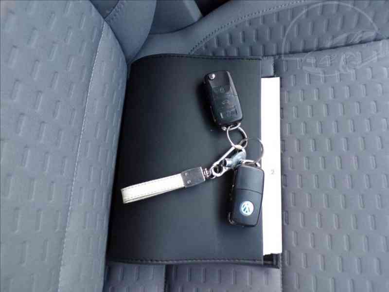 Volkswagen Touran 1,4 TSI TAŽNÉ ZAŘÍZENÍ - foto 13