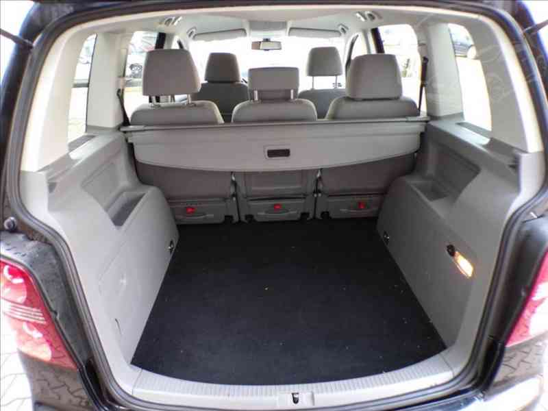 Volkswagen Touran 1,4 TSI TAŽNÉ ZAŘÍZENÍ - foto 10