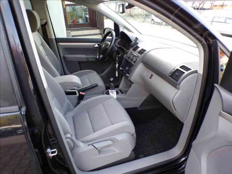 Volkswagen Touran 1,4 TSI TAŽNÉ ZAŘÍZENÍ - foto 12
