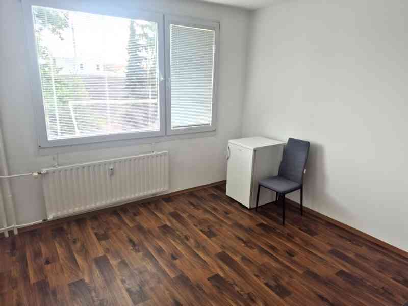 Byt 1+1 v centru města - foto 9