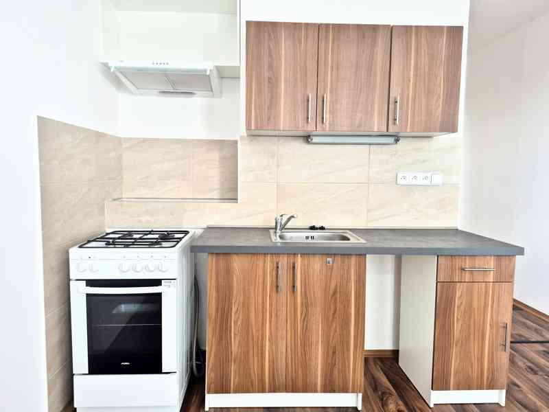 Byt 1+1 v centru města - foto 10