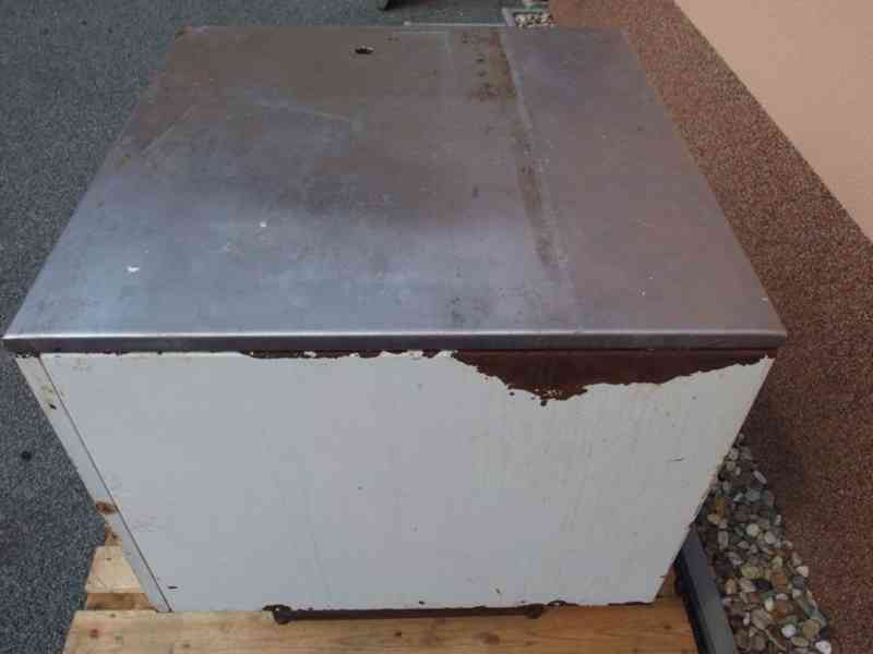 Kovový stůl - foto 5