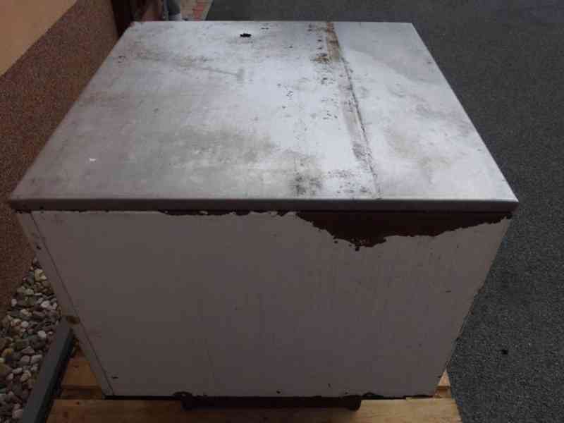 Kovový stůl - foto 2