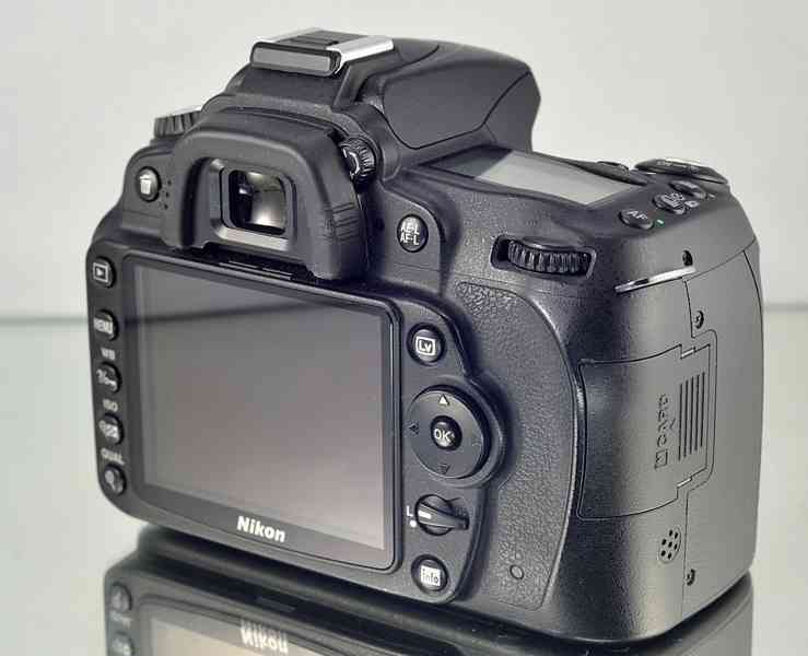 Nikon D90 **APS-C CMOS 12,3 MPix*HDV 19000 Exp. - foto 6