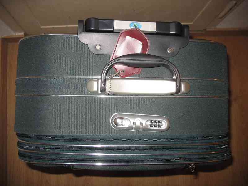 Velký cestovní kufr - jednou použitý. - foto 2