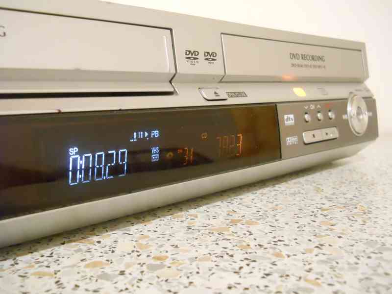 ⚠️VHS-DVD rekordér Panasonic DMR ES30 - foto 6
