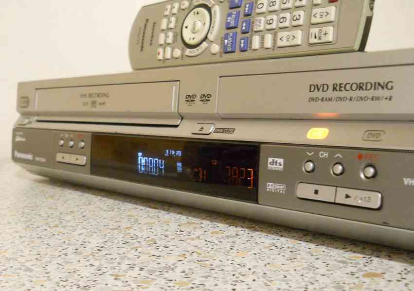 ⚠️VHS-DVD rekordér Panasonic DMR ES30 - foto 5