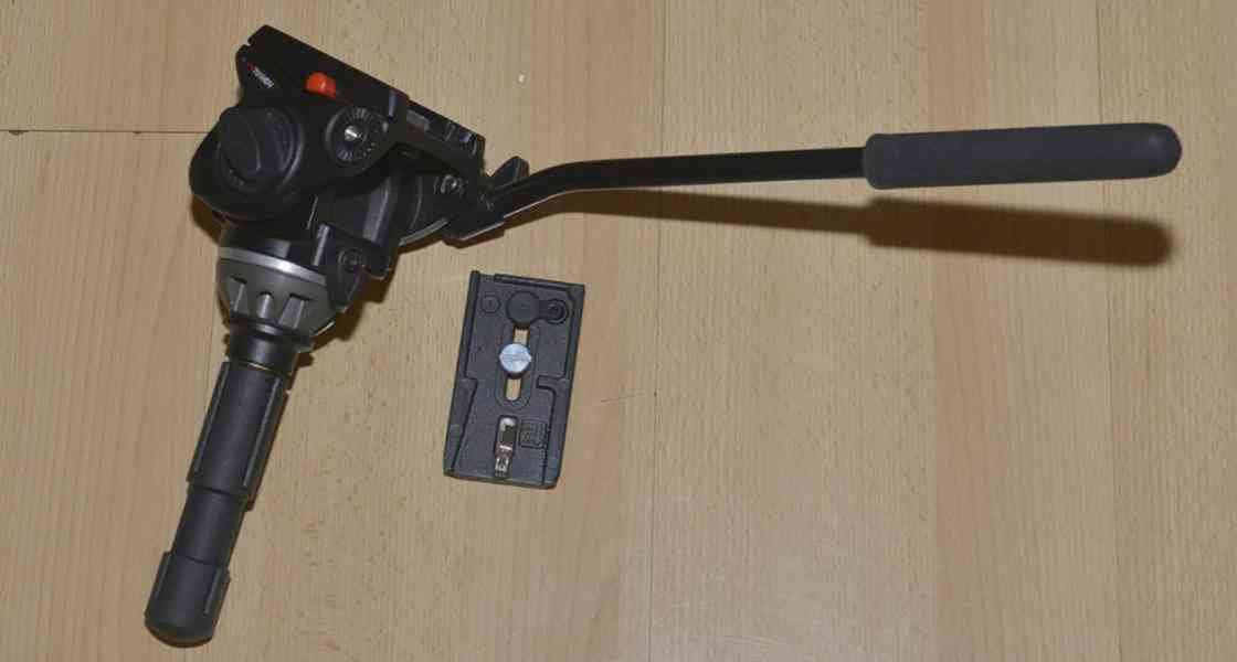 Video stativ s fluidní hlavou: MANFROTTO 547B + 701HDV - foto 4