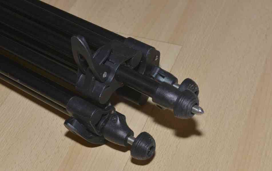 Video stativ s fluidní hlavou: MANFROTTO 547B + 701HDV - foto 6