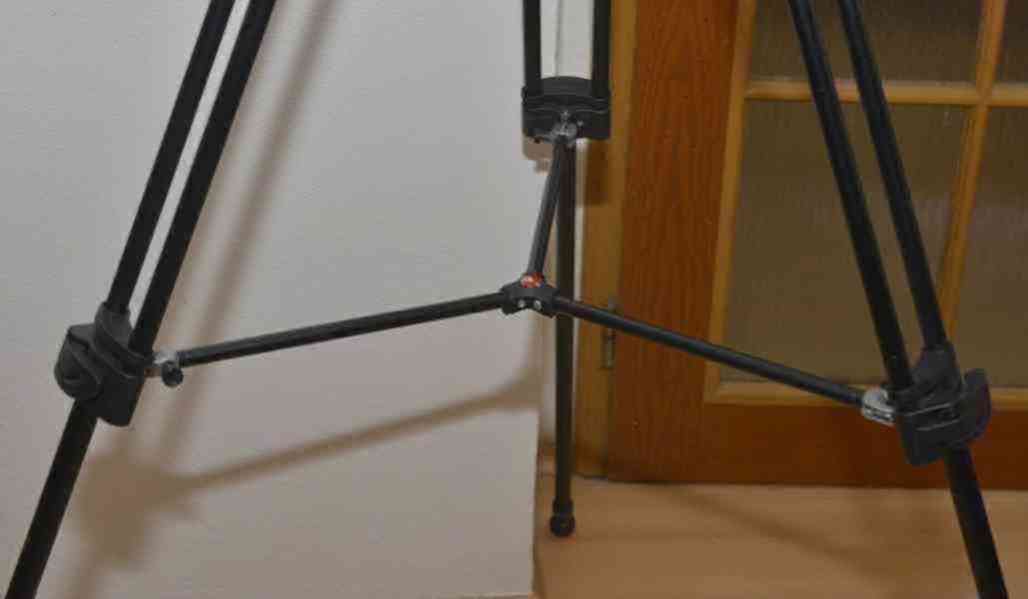 Video stativ s fluidní hlavou: MANFROTTO 547B + 701HDV - foto 7