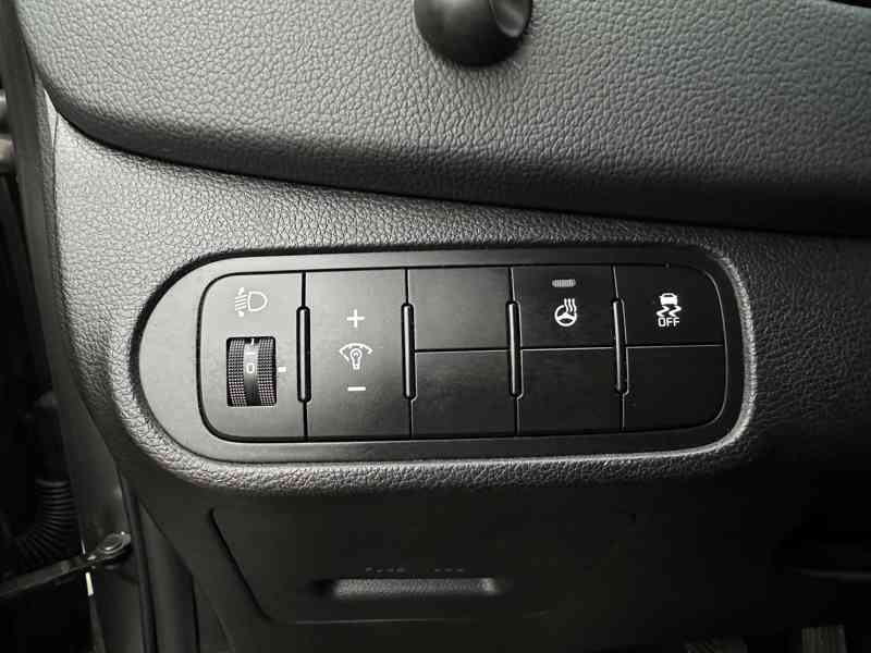 Kia Carens 1.7CRDi 104kW/7-míst/ČR/1MAJ - foto 23