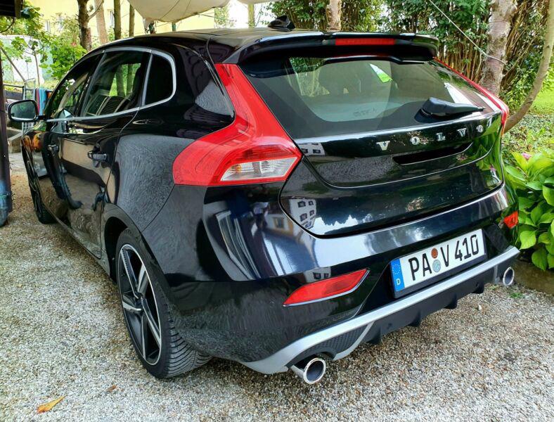 Volvo V40 D4 R-Design 2.0d 140kw - foto 2