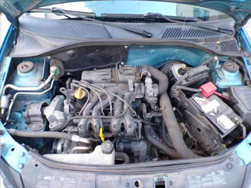 Renault Clio 1,2 i 43kW - SPORT - foto 13