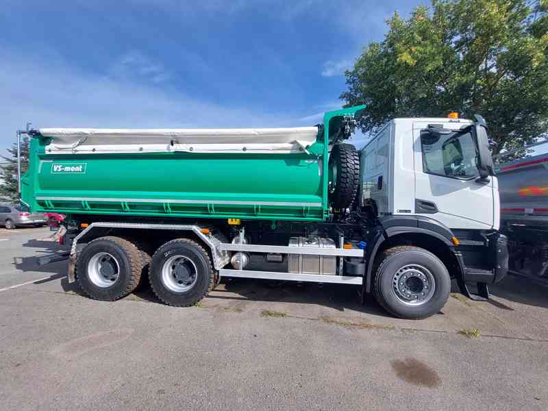IVECO X-WAY AD300X50Z HR OFF 6x4 + třístranný sklápěč - foto 3