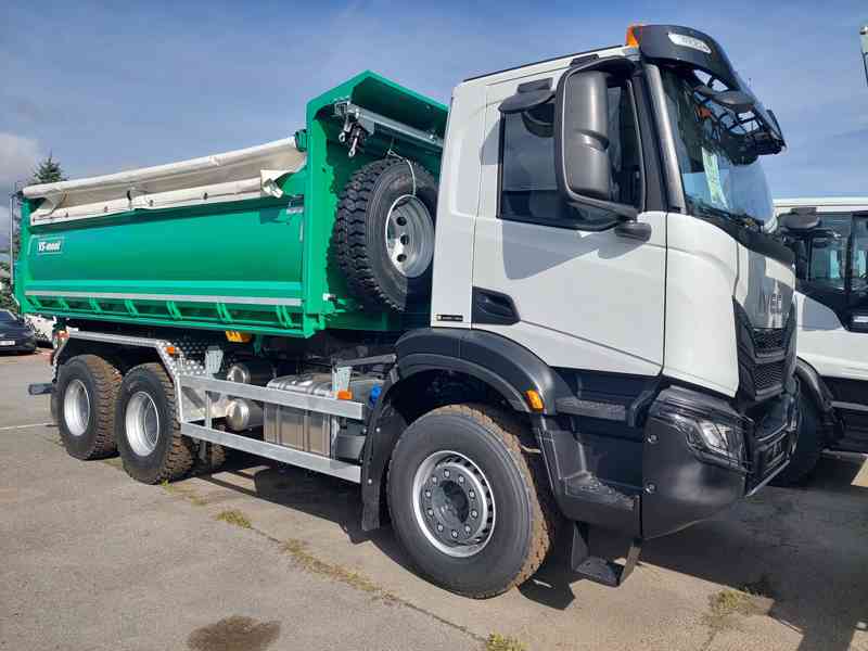 IVECO X-WAY AD300X50Z HR OFF 6x4 + třístranný sklápěč - foto 2
