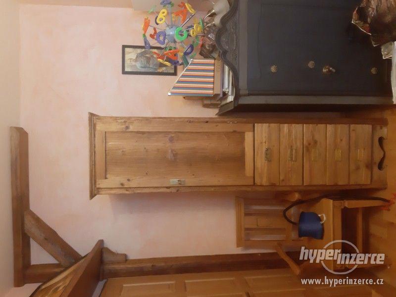 Originální nábytek-drásané dřevo - foto 1
