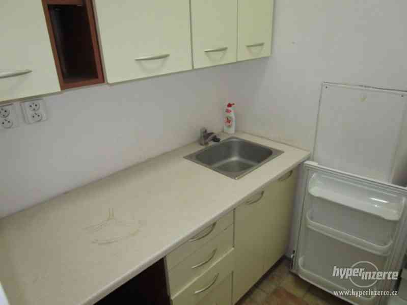 Pronájem bytu - kanceláří, Brno-město, Bašty - foto 5