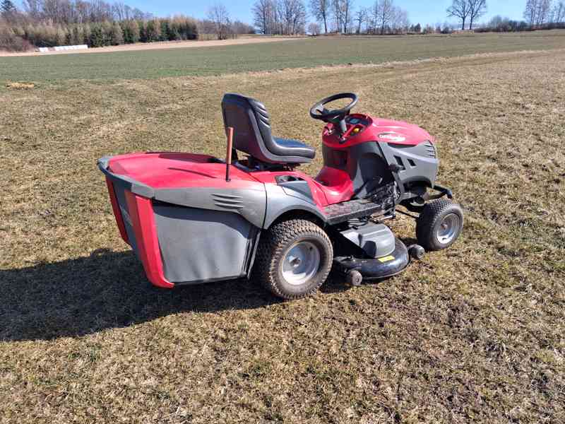 Zahradní traktor - foto 2