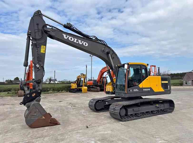 Bagr / Rypadlo Volvo Ec 220 EL - foto 6