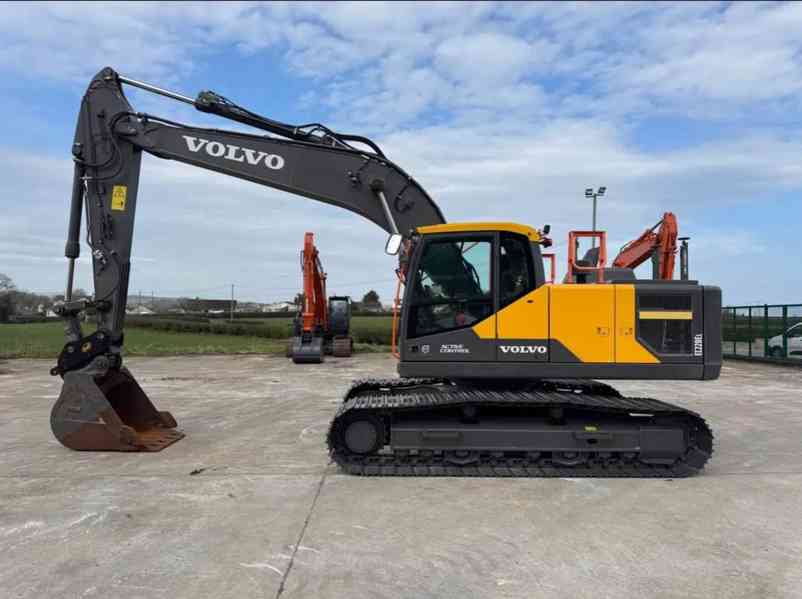 Bagr / Rypadlo Volvo Ec 220 EL - foto 4