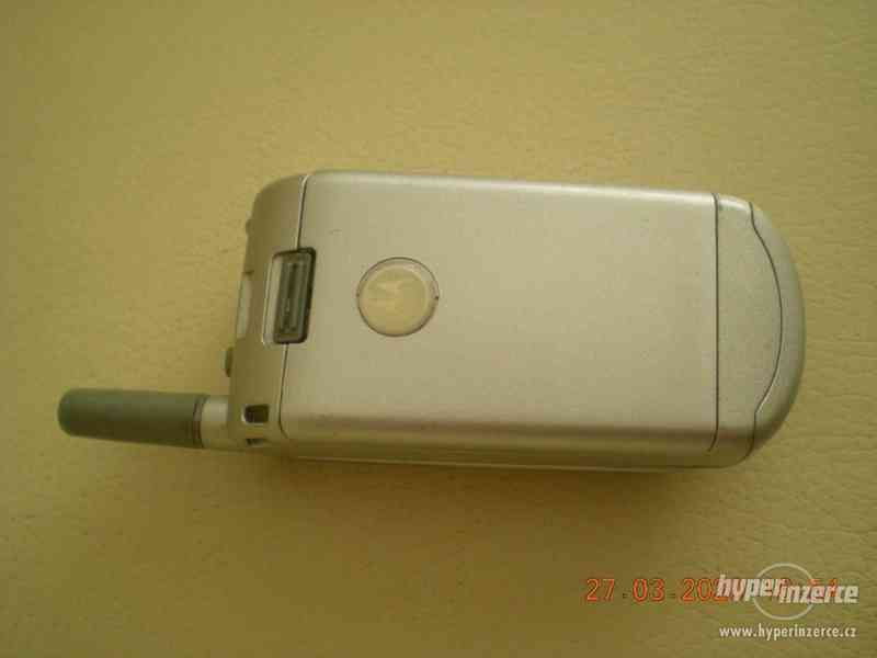 Motorola V50 - véčkové mobilní telefony z r.2000 od 450,-Kč - foto 9