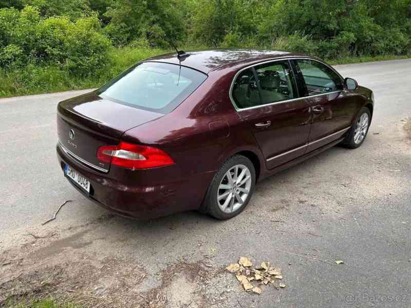 Škoda Superb 2,0   2 - foto 8