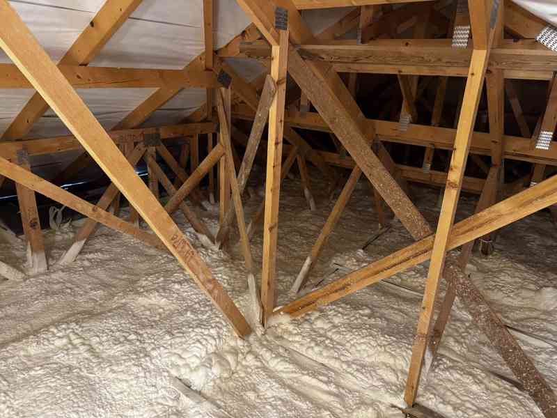 Zateplení stříkanou PUR pěnou - foto 6