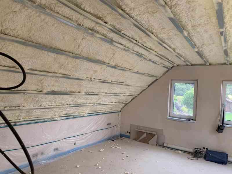 Zateplení stříkanou PUR pěnou - foto 3