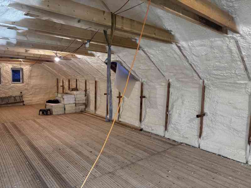 Zateplení stříkanou PUR pěnou - foto 5