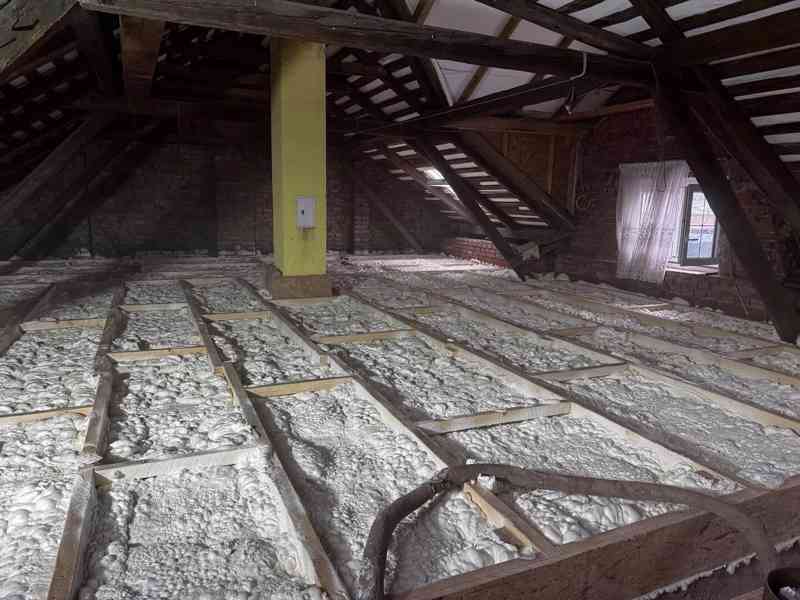Zateplení stříkanou PUR pěnou - foto 4