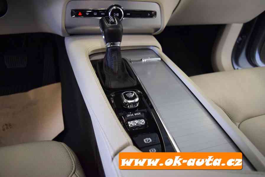 Volvo XC 90 2.0 D5 AWD 7 MÍST 173 kW 2018-DPH - foto 17