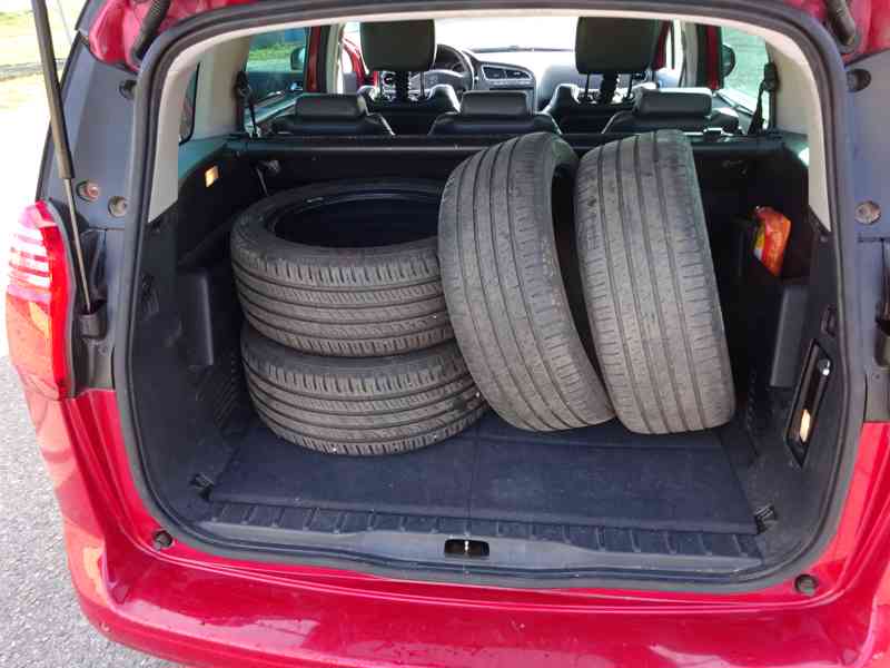 Peugeot 5008 1.6i r.v.2010 (115 kw) stk:4/2027 Koupeno ČR - foto 16