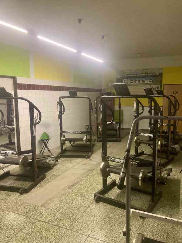 Prodej RD k rekonstrukci bydlení/komerční využití  - foto 2