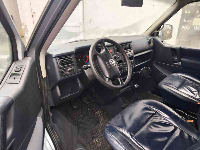 VW  CARAVELLE r.v.2003 - foto 10