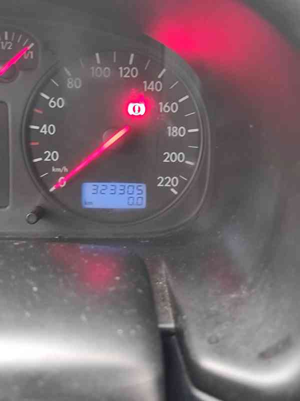 VW  CARAVELLE r.v.2003 - foto 11