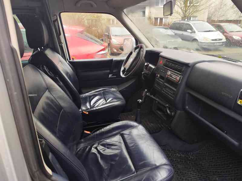 VW  CARAVELLE r.v.2003 - foto 9