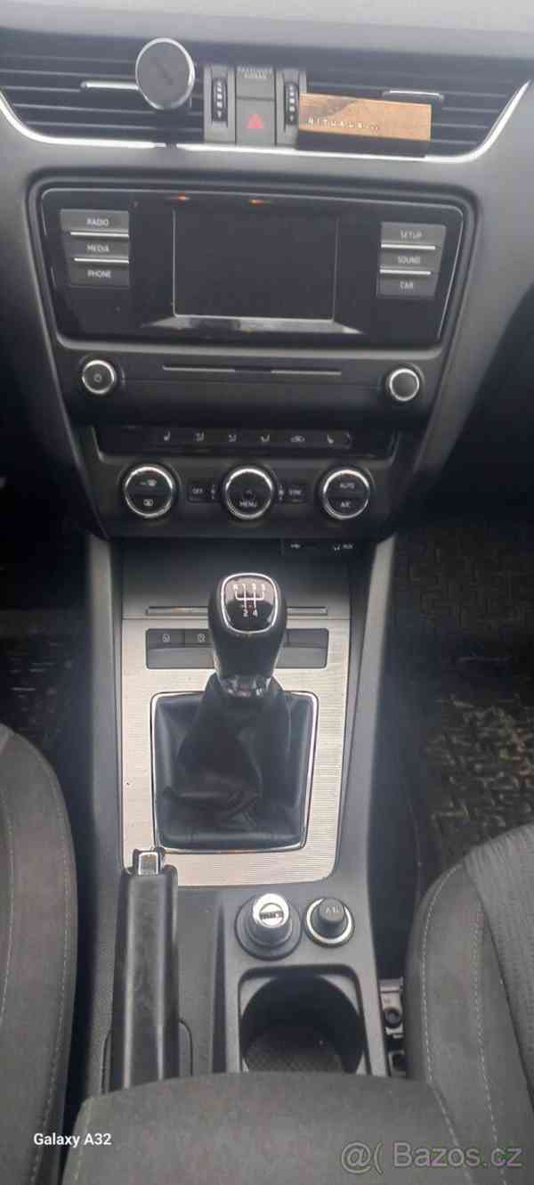 Škoda Octavia 1,6   3 style - foto 10