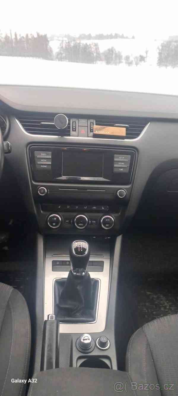 Škoda Octavia 1,6   3 style - foto 8