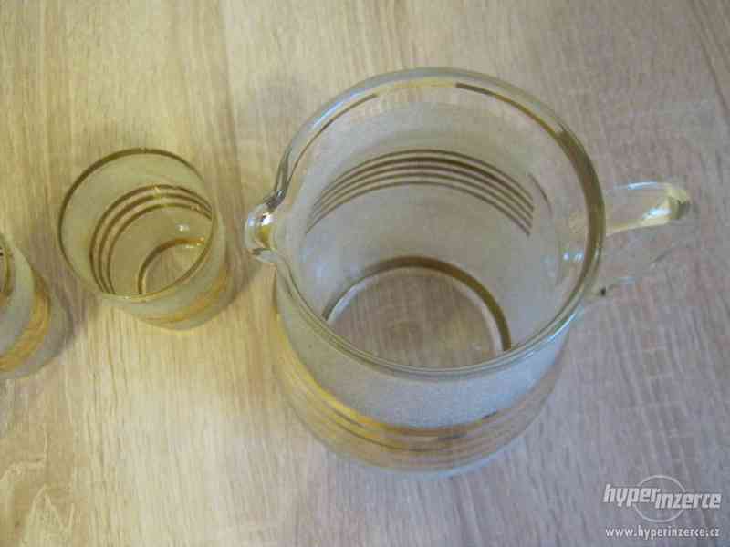 Starožitný džbán a sklenice se zlatými proužky - foto 4