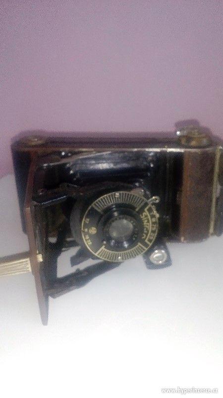 Prodám historický fotoaparát - foto 1