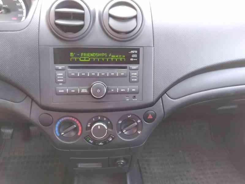 CHEVROLET AVEO 1.4 - ČR,KLIMA,130000 KM - foto 19