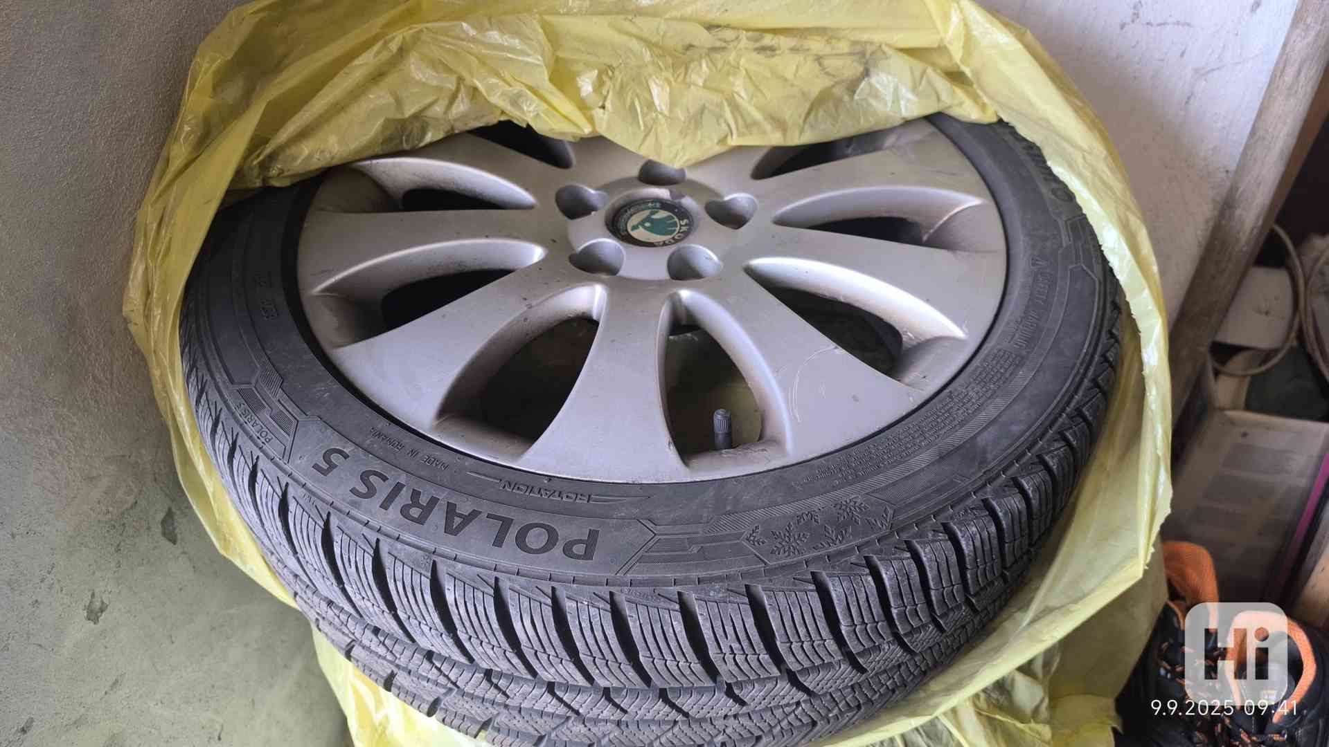 PRODÁM sadu ALU kola s pneu - 225/45 R17 - foto 1