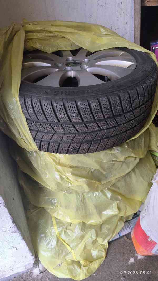 PRODÁM sadu ALU kola s pneu - 225/45 R17 - foto 2