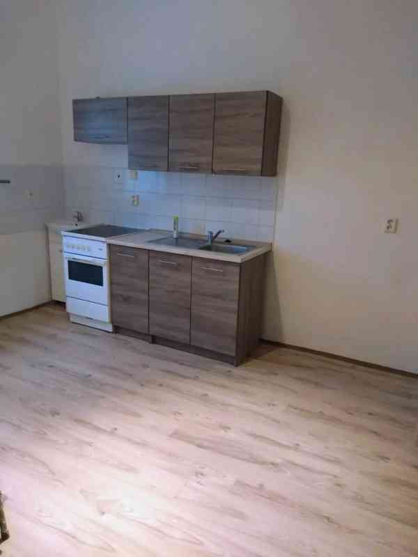 Pronájem bytu 1+1 32 m² - foto 2
