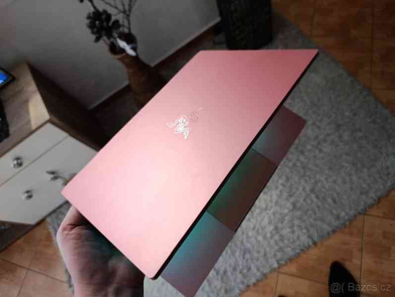 Dotykovy ultrabook Razer Book 13 -RZ09-0357 Pink / Core i7 - foto 4