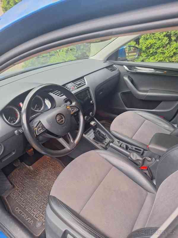 Škoda Octavia 1,6 - foto 3