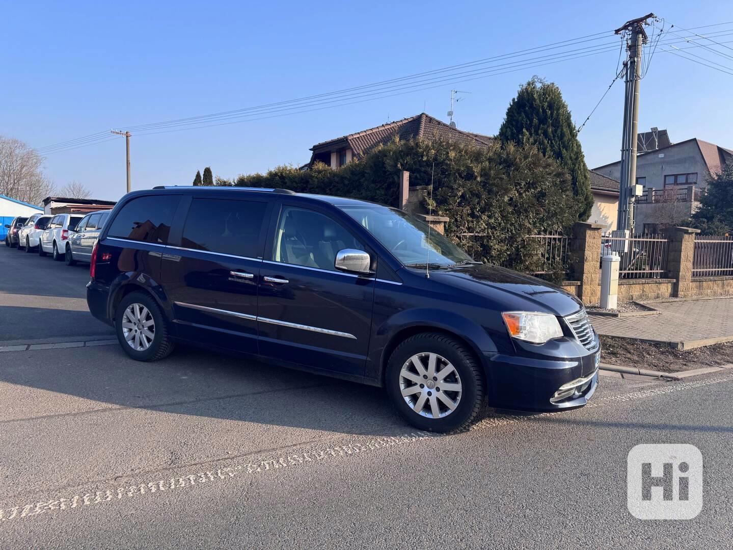 Chrysler Town Country 3,6 Limited 2x DVD CREW ÚHLY 2014 - foto 1